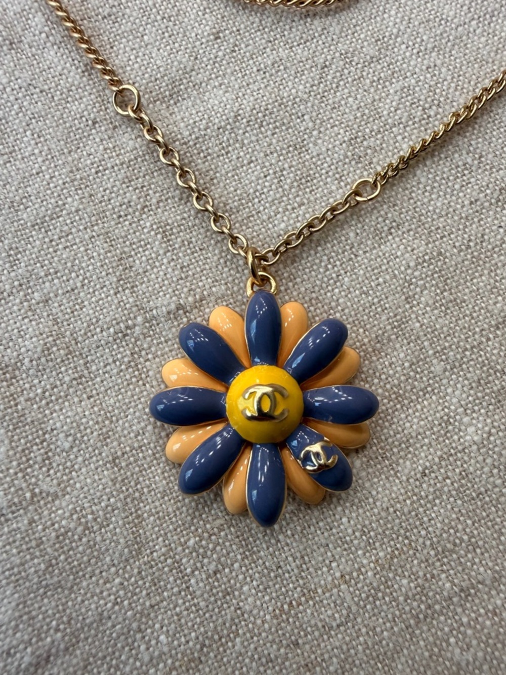 ✨CHANEL Gold-Tone Daisy Pendant Necklace in Navy, Peach & Yellow✨